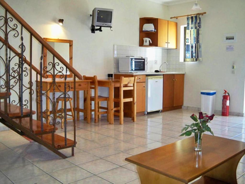 Red Rose Garden Apartment Tsilivi  Bilik gambar